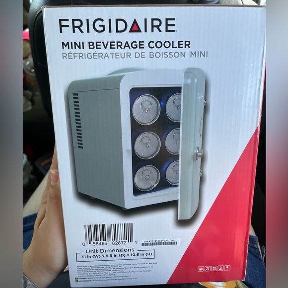 Frigidaire EFMIS129 Retro 6 Can 4-Liter Mini Beverage/Skincare Cooler, Moonbeam - Picture 3 of 3